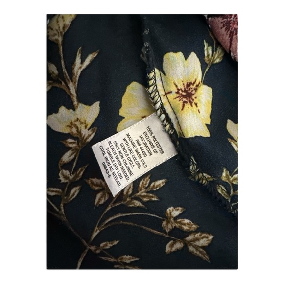 Belle + Sky Floral Bell Sleeve Blouse Size L Black Multicolor - Picture 3 of 8